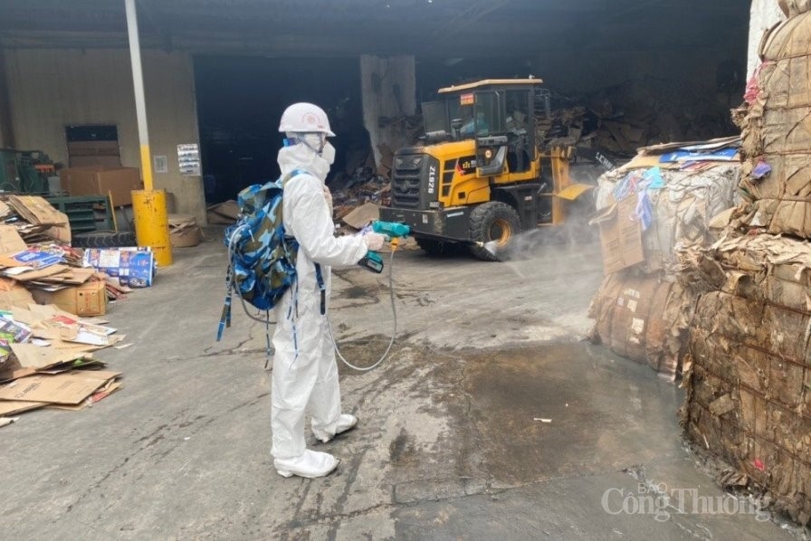 Đà Nẵng: Phun khử khuẩn, xử lý các điểm nóng tiềm ẩn nguy cơ ô nhiễm môi trường