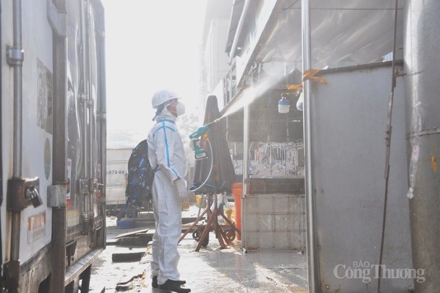 Đà Nẵng: Phun khử khuẩn, xử lý các điểm nóng tiềm ẩn nguy cơ ô nhiễm môi trường