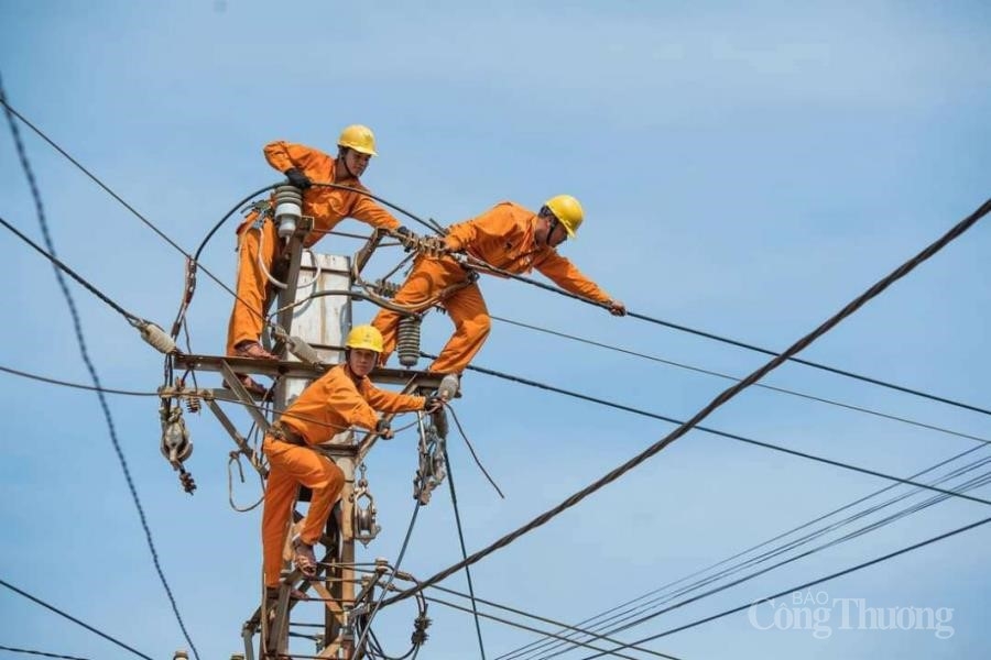 PC Gia Lai: Đầu tư hơn 4,3 tỷ đồng xây dựng đường dây 22kV cấp điện huyện biên giới Ia H’Drai, tỉnh Kon Tum PC Gia Lai: Đầu tư hơn 4,3 tỷ đồng xây dựng đường dây 22kV cấp điện huyện biên giới Ia H’Drai, tỉnh Kon Tum