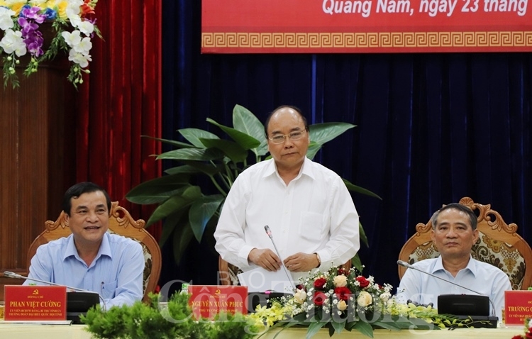 thu tuong nguyen xuan phuc gap mat cac dong chi nguyen lanh dao quang nam da nang