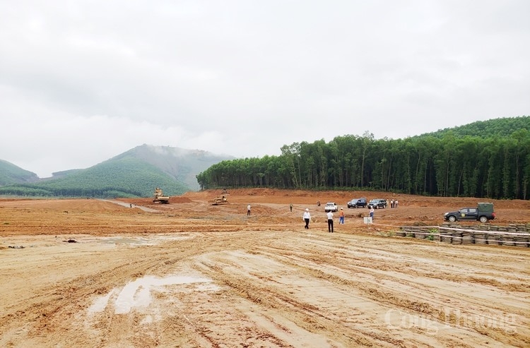 pho thu tuong trinh dinh dung kiem tra tien do thi cong cong trinh 500kv quang trach doc soi