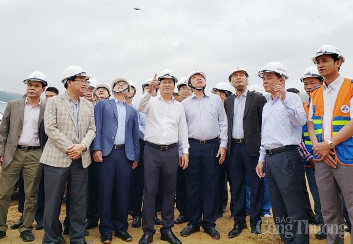 pho thu tuong trinh dinh dung kiem tra tien do thi cong cong trinh 500kv quang trach doc soi