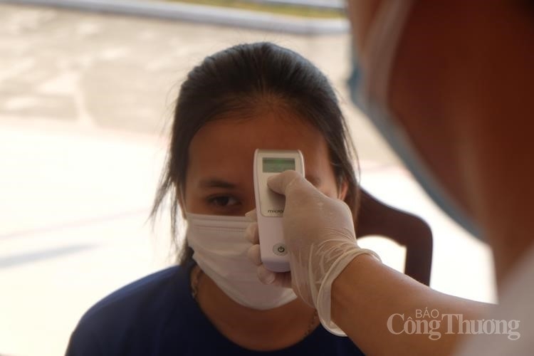 da nang ban giao nhu yeu pham phuc vu cong tac cach ly tai ky tuc xa phia tay