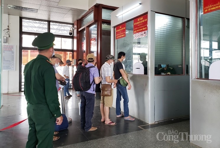 Quảng Trị: Tiếp nhận công dân nhập cảnh về Việt Nam qua các cửa khẩu nghiêm ngặt và chu đáo quang tri tiep nhan cong dan nhap canh ve viet nam qua cac cua khau nghiem ngat va chu dao