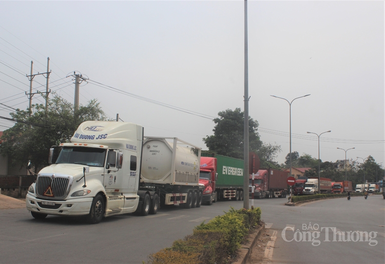 Cơ bản hàng hoá tại Lao Bảo đã được thông quan co ban thong quan hang hoa tai lao bao