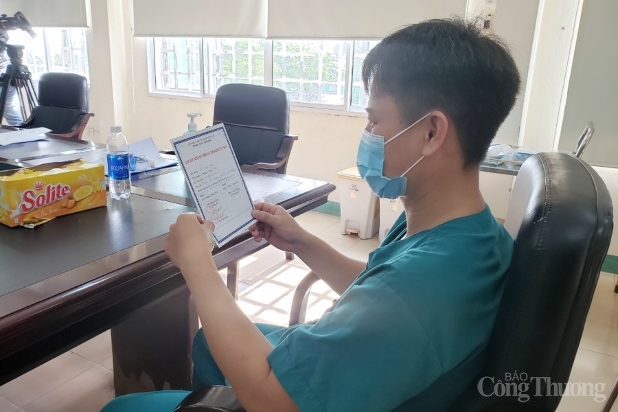 Đà Nẵng: 100 liều vaccine ngừa Covid - 19 đầu tiên được tiêm cho nhân viên, y tế tuyến đầu chống dịch