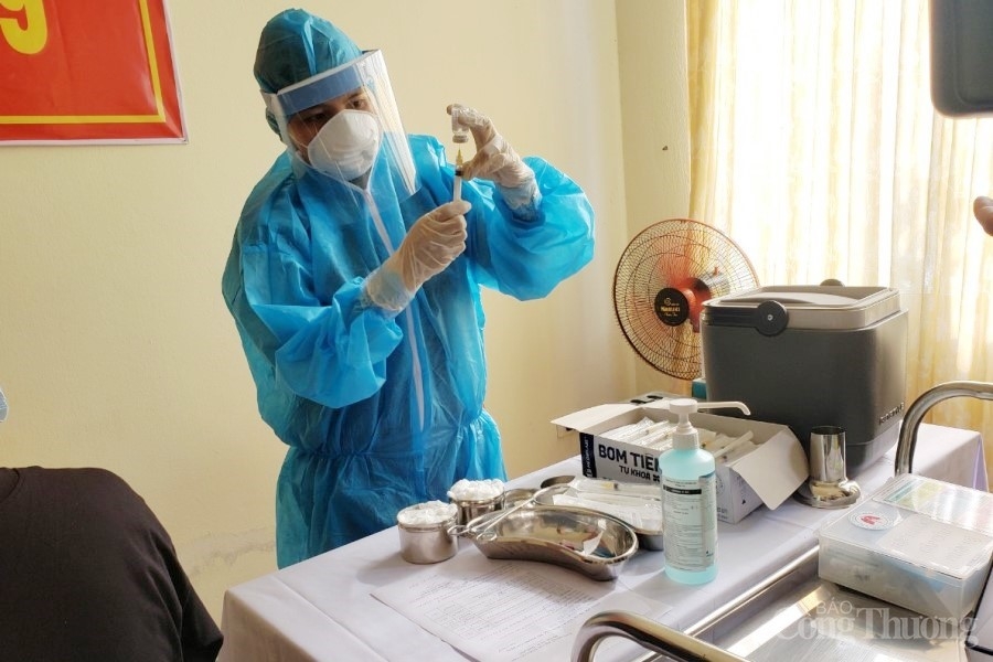 Đà Nẵng: 100 liều vaccine ngừa Covid - 19 đầu tiên được tiêm cho nhân viên, y tế tuyến đầu chống dịch