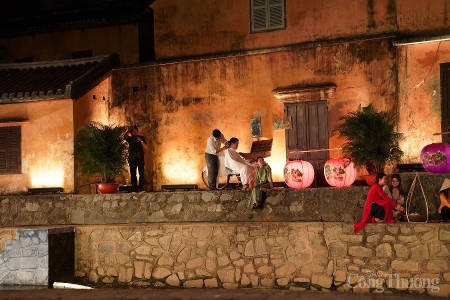 Hàng nghìn du khách mãn nhãn với “Hội An Show”
