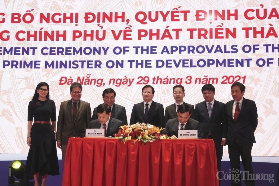 Phó Thủ tướng Trịnh Đình Dũng: Các Nghị định, Quyết định sẽ tạo bước đột phá, tạo động lực phát triển TP. Đà Nẵng Phó Thủ tướng Trịnh Đình Dũng: Các Nghị định, Quyết định sẽ tạo bước đột phá, tạo động lực phát triển TP. Đà Nẵng