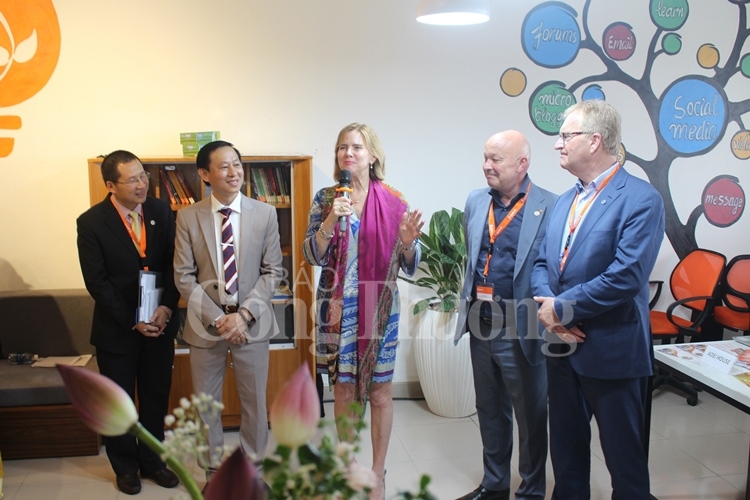 Ấn tượng với các startup du lịch Việt Nam bo truong bo co so ha tang va moi truong ha lan an tuong voi cac startup du lich viet nam