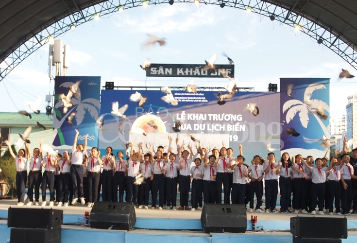 da nang khoi dong mua he voi khai truong mua du lich bien da nang 2019