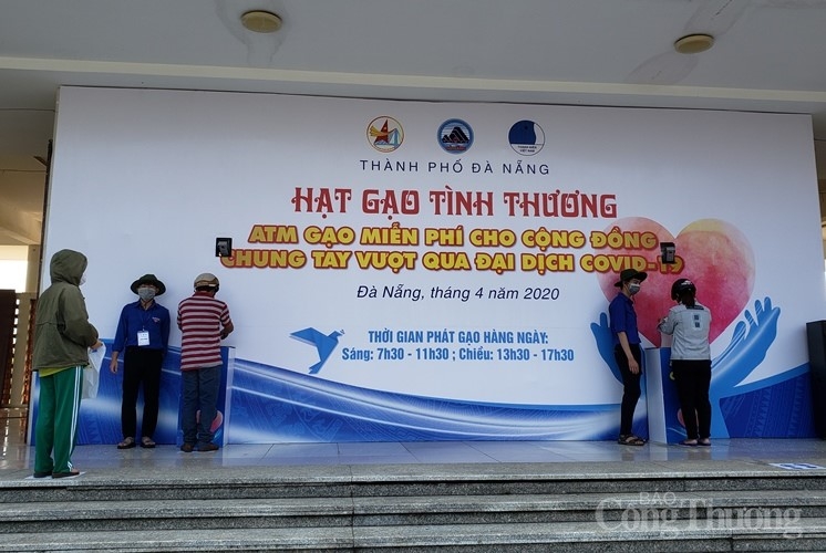 Ấm áp tình người mùa dịch Covid - 19 với “Hạt gạo tình thương” am ap tinh nguoi mua dich covid 19 voi hat gao tinh thuong