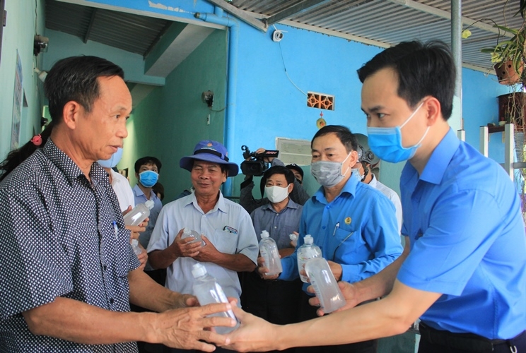 Đà Nẵng: Hơn 90% chủ nhà trọ miễn, giảm tiền thuê nhà cho công nhân da nang hon 90 chu nha tro mien giam tien thue nha cho cong nhan