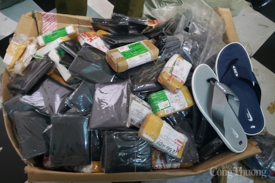 Đà Nẵng: Tạm gần 4.500 đơn vị sản hàng hóa không có hóa đơn, chứng từ