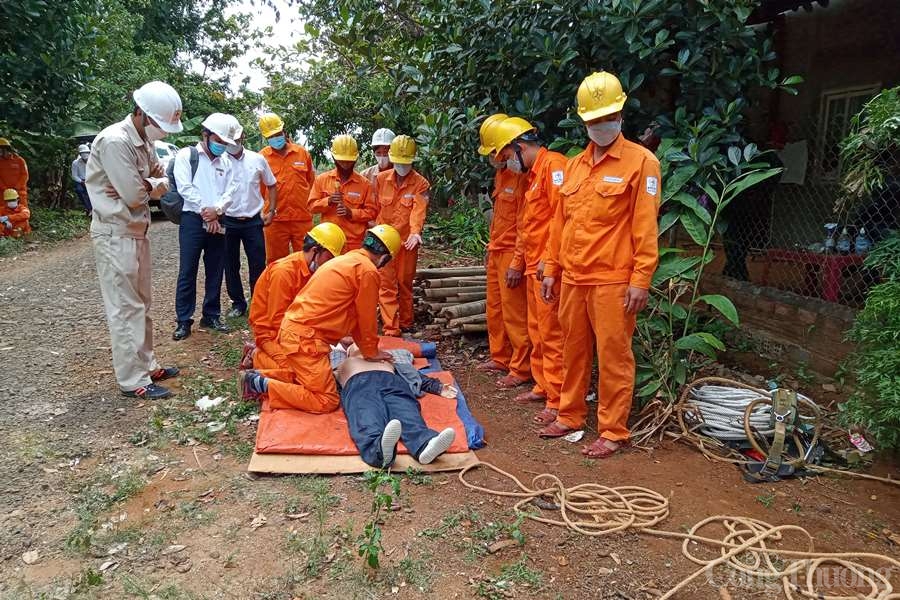 Gia Lai: Diễn tập phòng chống thiên tai, xử lý sự cố an toàn lưới điện