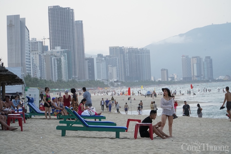 Du lịch Đà Nẵng “bùng nổ” dịp lễ 30/4, 1/5 Du lịch Đà Nẵng “bùng nổ” dịp lễ 30/4, 1/5