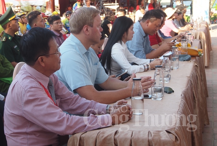 Miền Trung hành động vì một “đại dương không rác thải nhựa” mien trung hanh dong vi mot dai duong khong rac thai nhua