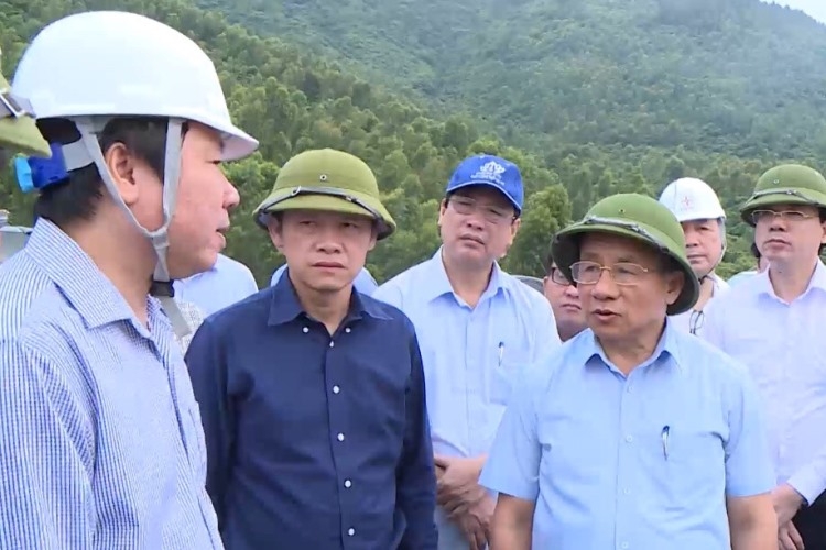 Đẩy nhanh giải phóng mặt bằng dự án đường dây 500 kV Nhiệt điện Quảng Trạch – Vũng Áng ha tinh khan truong hoan thanh giai phong mat bang du an duong day 500 kv nhiet dien quang trach vung ang