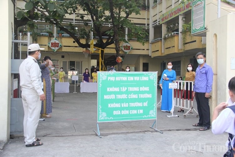 mien trung hoc sinh cac cap di hoc tro lai trong dieu kien duoc dam bao an toan