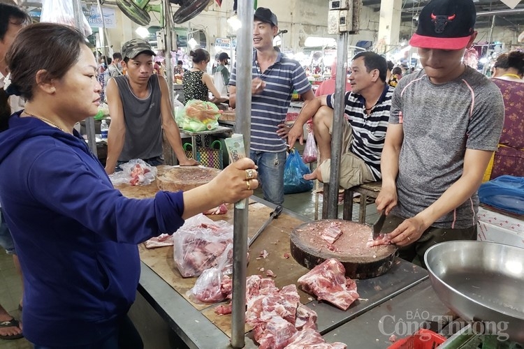 Người dân dần chấp nhận thịt heo đông lạnh nhập khẩu nguoi dan dan chap nhan thit heo dong lanh nhap khau