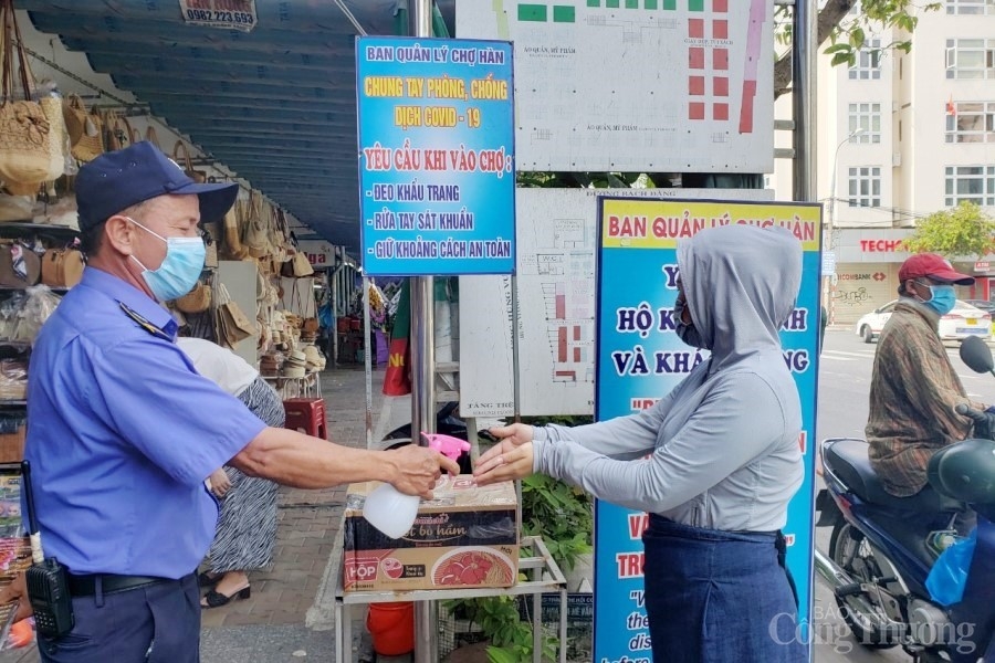 Đà Nẵng: Nhắc nhở, xử phạt hàng trăm trường hợp vi phạm quy định phòng chống dịch Covid – 19