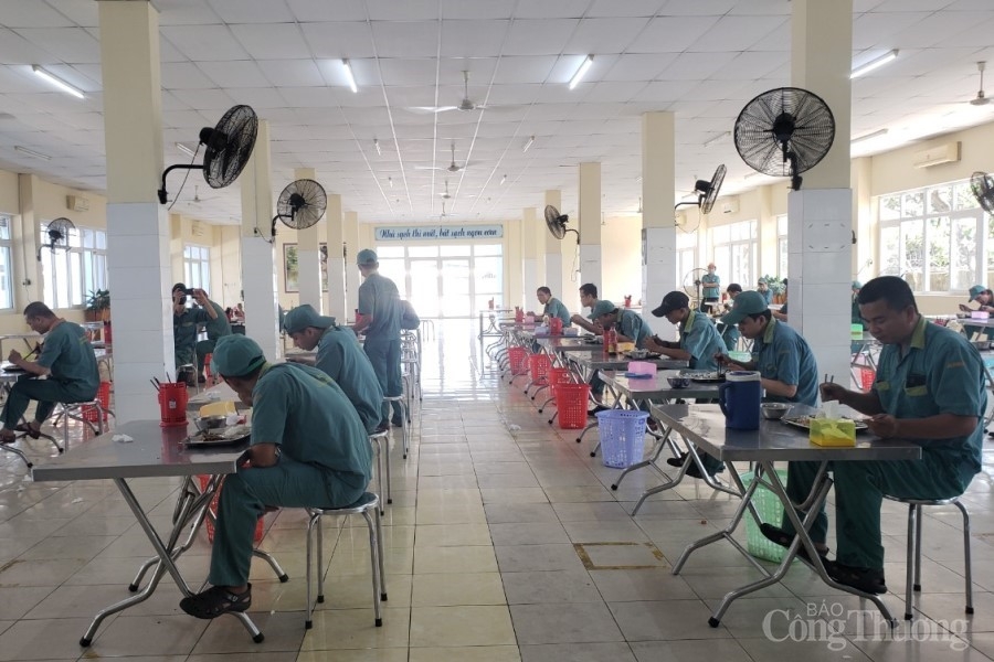 Đà Nẵng: Siết chặt, ngăn chặn nguy cơ bùng phát dịch Covid – 19 tại các khu công nghiệp Đà Nẵng: Siết chặt, ngăn chặn nguy cơ bùng phát dịch Covid – 19 tại các khu công nghiệp