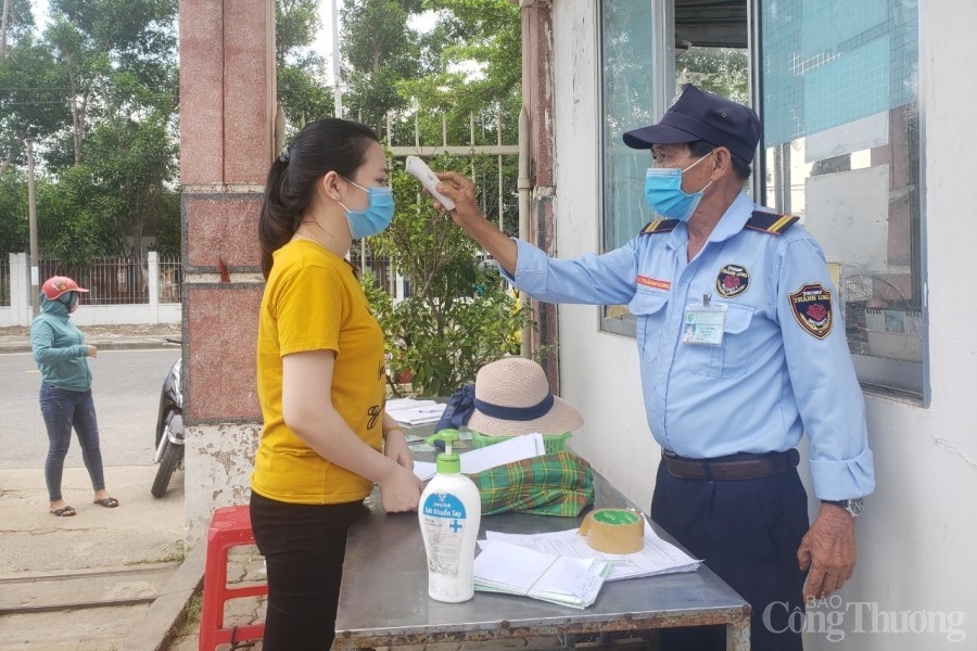 Đà Nẵng: Siết chặt, ngăn chặn nguy cơ bùng phát dịch Covid – 19 tại các khu công nghiệp Đà Nẵng: Siết chặt, ngăn chặn nguy cơ bùng phát dịch Covid – 19 tại các khu công nghiệp