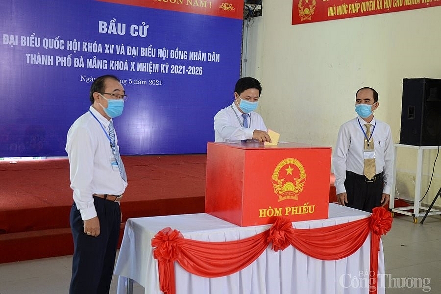 Cử tri cả nước hân hoan trong Ngày hội non sông Cử tri cả nước hân hoan trong Ngày hội non sông