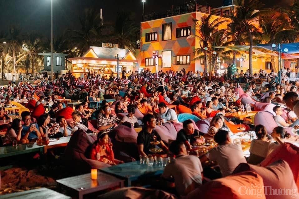 Hơn 254 nghìn lượt khách du lịch “check – in” tại Đà Nẵng trong dịp lễ 30/4, 1/5 Hơn 254 nghìn lượt khách du lịch “check – in” tại Đà Nẵng trong dịp lễ 30/4, 1/5