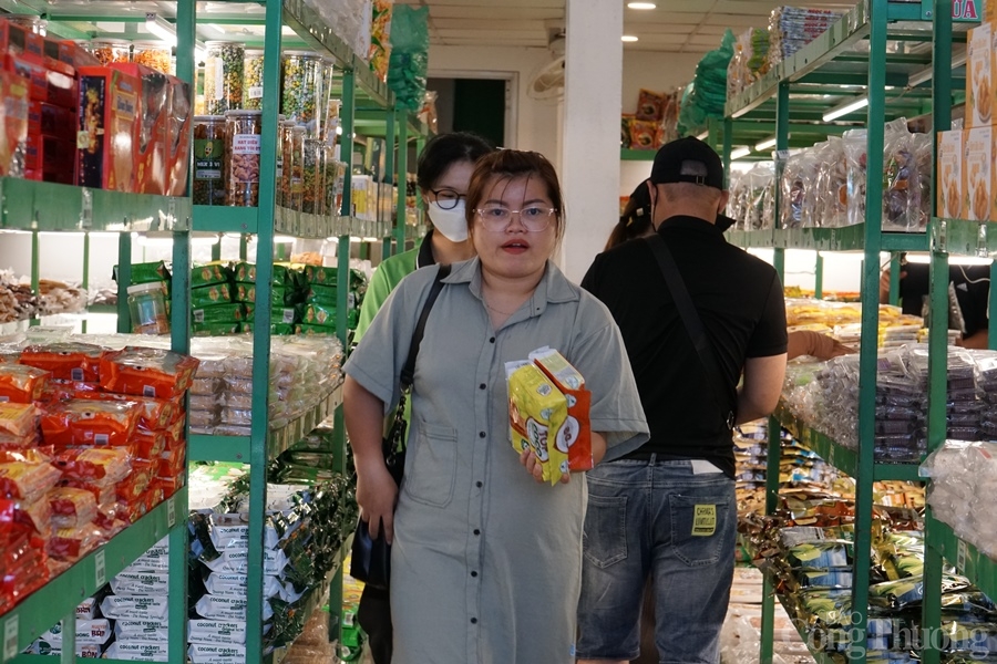 Đà Nẵng: Các cửa hàng, siêu thị đặc sản đông nghẹt khách du lịch