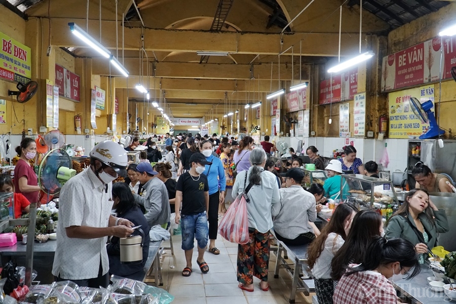 Đà Nẵng: Các cửa hàng, siêu thị đặc sản đông nghẹt khách du lịch
