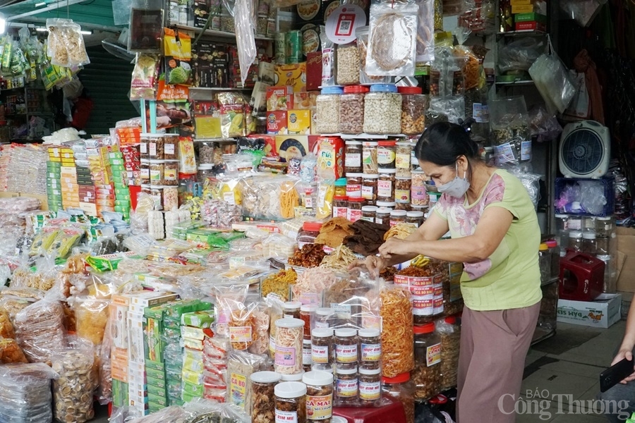Đà Nẵng: Các cửa hàng, siêu thị đặc sản đông nghẹt khách du lịch