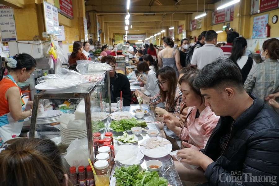 Đà Nẵng: Các cửa hàng, siêu thị đặc sản đông nghẹt khách du lịch