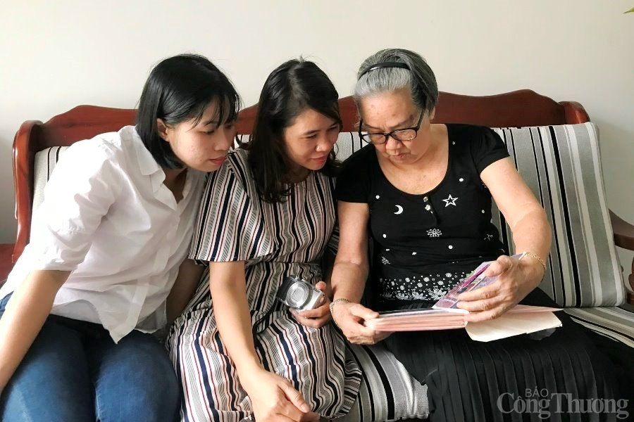 Kỷ niệm đẹp của cặp vợ chồng văn công từng gặp Bác Hồ Kỷ niệm đẹp của cặp vợ chồng văn công từng gặp Bác Hồ