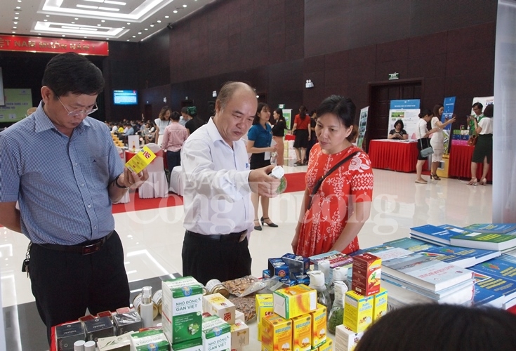 tim giai phap khai thac co hieu qua nguon duoc lieu tay nguyen va nam trung bo