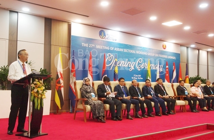 Khai thác hợp lý, phát triển nguồn lợi thủy sản bền vững là yêu cầu cấp thiết đối với ASEAN khai thac hop ly phat trien nguon loi thuy san ben vung la yeu cau cap thiet doi voi asean