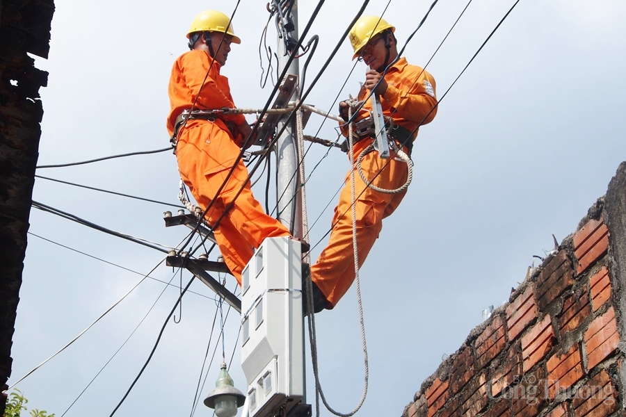 da nang 100 khach hang co the trao cuu chi so dien su dung 2424