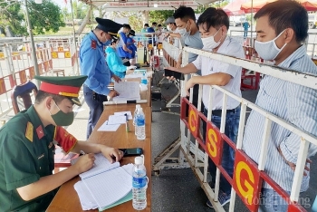 Đà Nẵng: Lo ngại chậm tiến độ đơn hàng do ùn tắc cục bộ tại chốt kiểm dịch Covid-19