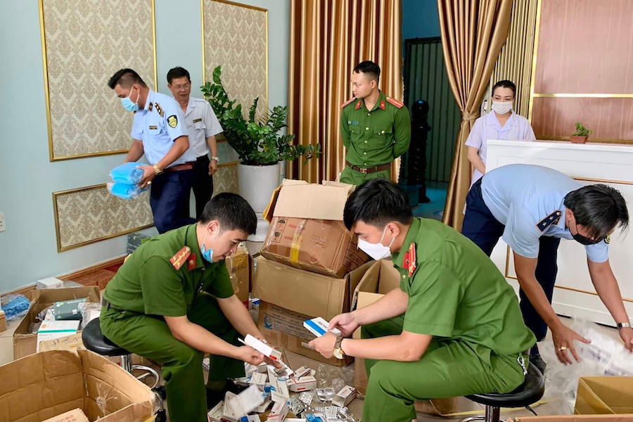 Phạt 90 triệu đồng, đình chỉ hoạt động 12 tháng cơ sở thẩm mỹ 'chui' tại tỉnh Gia Lai Phạt 90 triệu đồng, đình chỉ hoạt động 12 tháng cơ sở thẩm mỹ 'chui' tại tỉnh Gia Lai