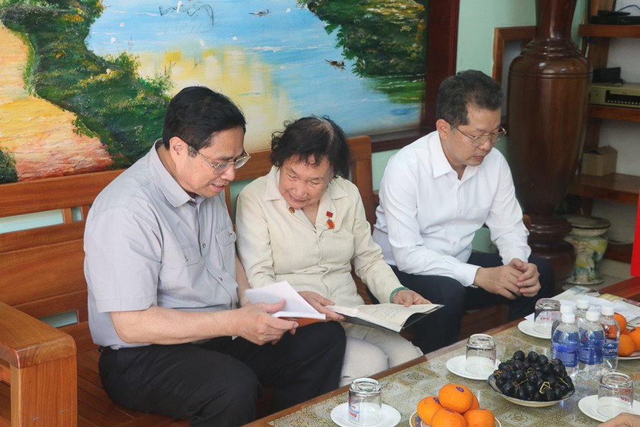 Thủ tướng Phạm Minh Chính thăm, khảo sát một số dự án, nhà máy tại thành phố Đà Nẵng Thủ tướng Phạm Minh Chính thăm, khảo sát một số dự án, nhà máy tại thành phố Đà Nẵng