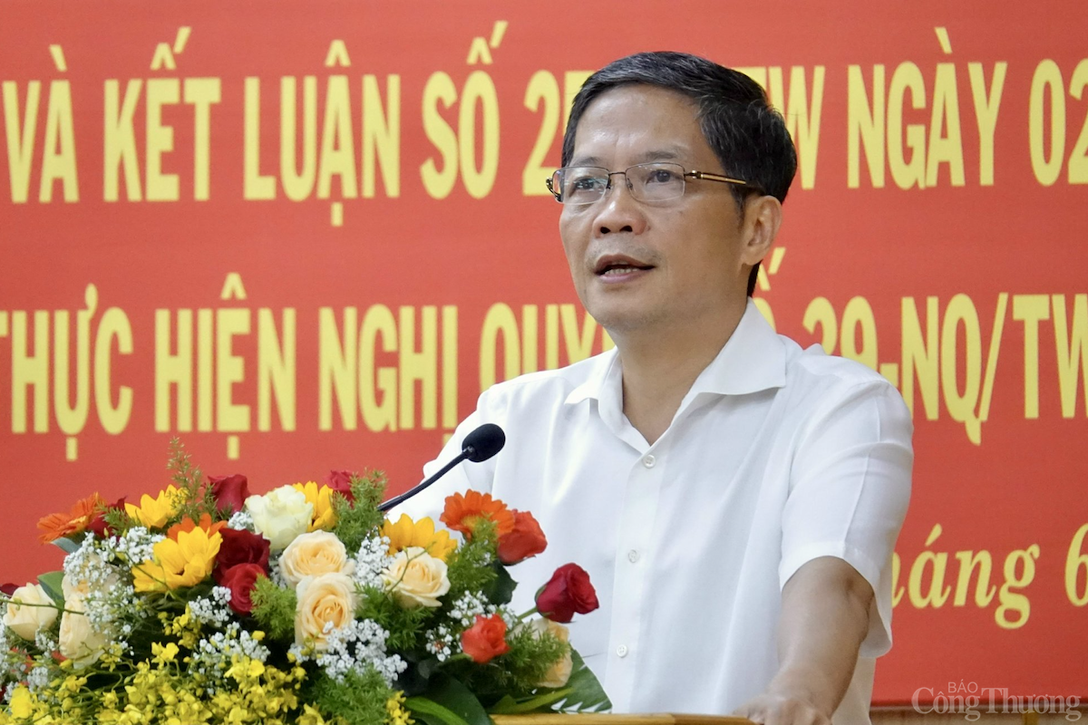 Tỉnh Quảng Ngãi qua 18 năm thực hiện Nghị quyết số 39-NQ/TW: Không thể đi một mình nếu muốn phát triển nhanh, bền vững Tỉnh Quảng Ngãi qua 18 năm thực hiện Nghị quyết số 39 NQ/TW: Không thể đi một mình nếu muốn phát triển nhanh, bền vững