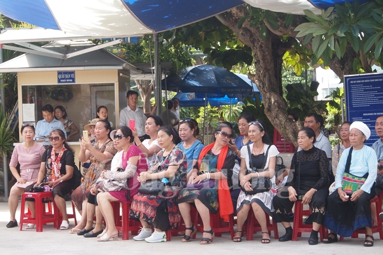 da nang du khach thich thu trai nghiem van hoa cong chieng dong bao cor quang ngai