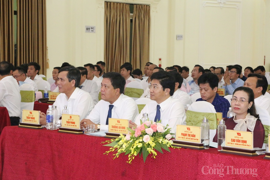 Ba Đồn phải xác định thu hút các nguồn lực là nhiệm vụ chiến lược ưu tiên hàng đầu ba don phai xac dinh thu hut cac nguon luc la nhiem vu chien luoc uu tien hang dau