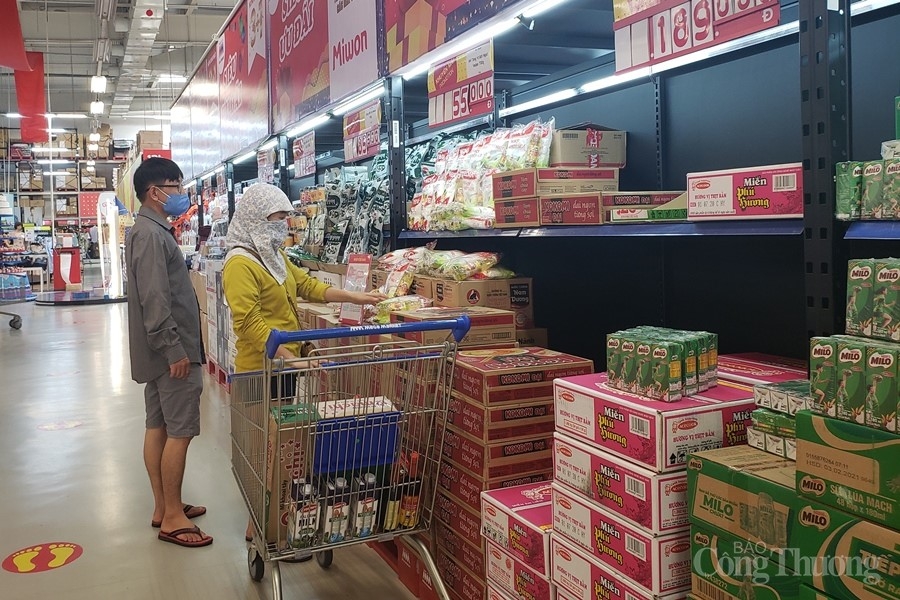 hang hoa doi dao nguoi dan da nang binh tinh buoc vao cuoc chien covid 19