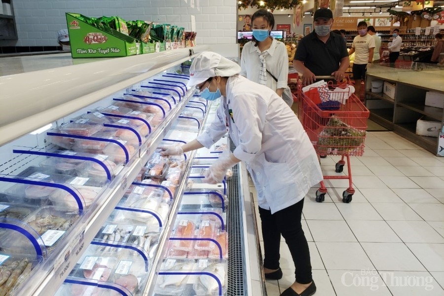Đà Nẵng: Siêu thị tăng mạnh hàng thực phẩm tươi sống, tiểu thương các chợ nghiêm túc thực hiện giãn cách Đà Nẵng: Siêu thị tăng mạnh hàng thực phẩm tươi sống, tiểu thương các chợ nghiêm túc thực hiện giãn cách