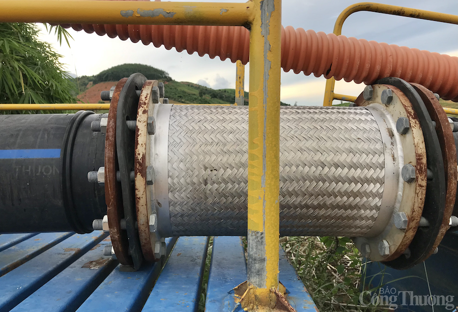 Kon Tum: Nhà máy nước trăm tỷ xây xong để đó, hàng chục nghìn người dân “khát” nước sạch Kon Tum: Nhà máy nước trăm tỷ xây xong để đó, hàng chục nghìn người dân “khát” nước sạch