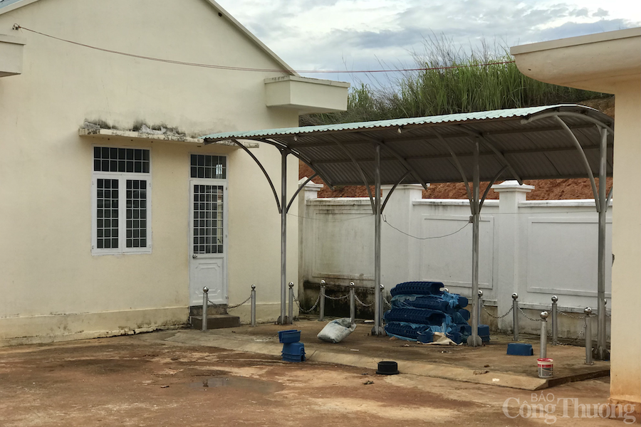 Kon Tum: Nhà máy nước trăm tỷ xây xong để đó, hàng chục nghìn người dân “khát” nước sạch Kon Tum: Nhà máy nước trăm tỷ xây xong để đó, hàng chục nghìn người dân “khát” nước sạch