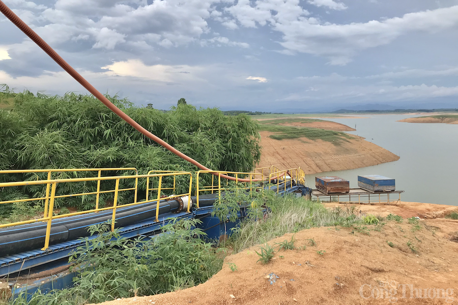 Kon Tum: Nhà máy nước trăm tỷ xây xong để đó, hàng chục nghìn người dân “khát” nước sạch Kon Tum: Nhà máy nước trăm tỷ xây xong để đó, hàng chục nghìn người dân “khát” nước sạch