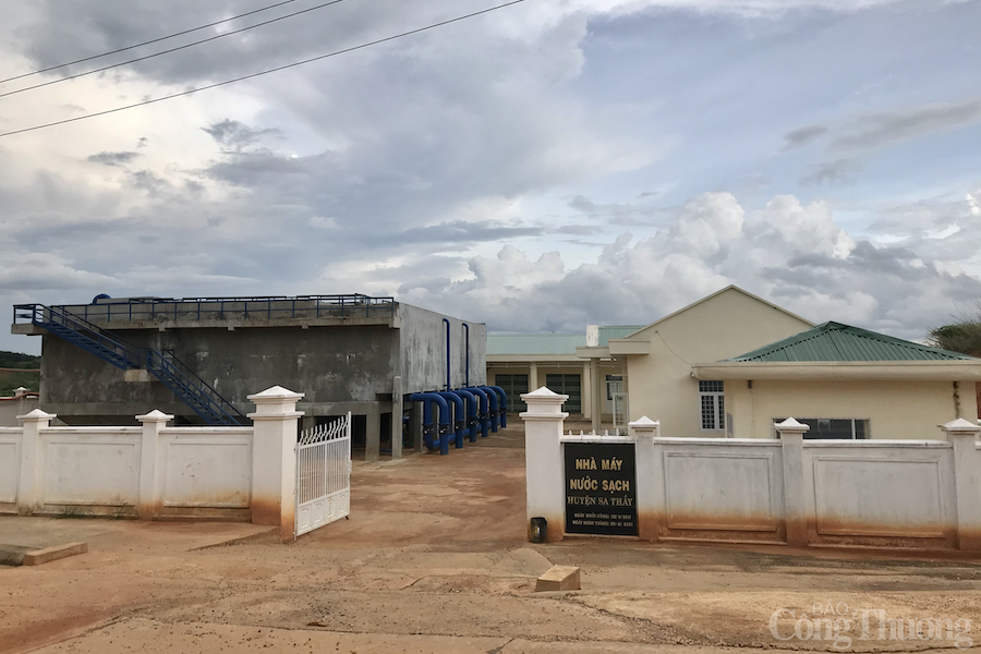 Kon Tum: Nhà máy nước trăm tỷ xây xong để đó, hàng chục nghìn người dân “khát” nước sạch Kon Tum: Nhà máy nước trăm tỷ xây xong để đó, hàng chục nghìn người dân “khát” nước sạch