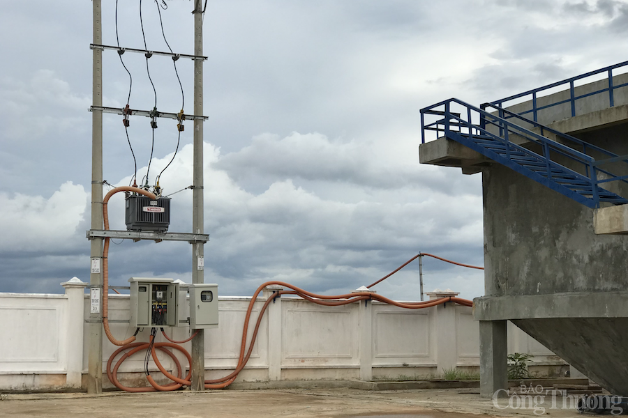 Kon Tum: Nhà máy nước trăm tỷ xây xong để đó, hàng chục nghìn người dân “khát” nước sạch Kon Tum: Nhà máy nước trăm tỷ xây xong để đó, hàng chục nghìn người dân “khát” nước sạch